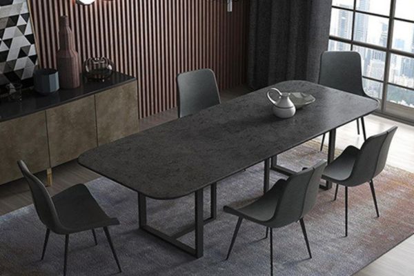 dinnig table
